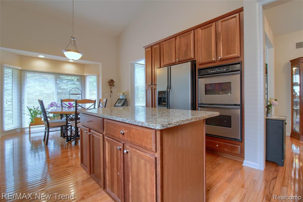 41672 Clemens Circle, Novi, MI 48377 — Photo 21