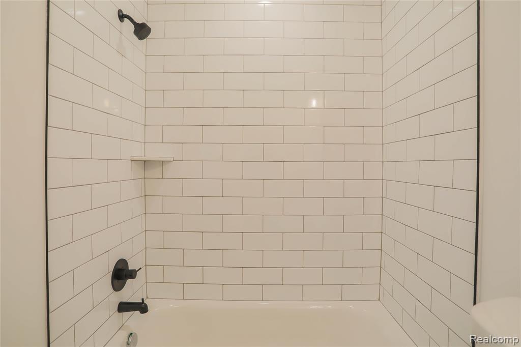129 South Avenue, Mount Clemens, MI 48043 — Photo 33