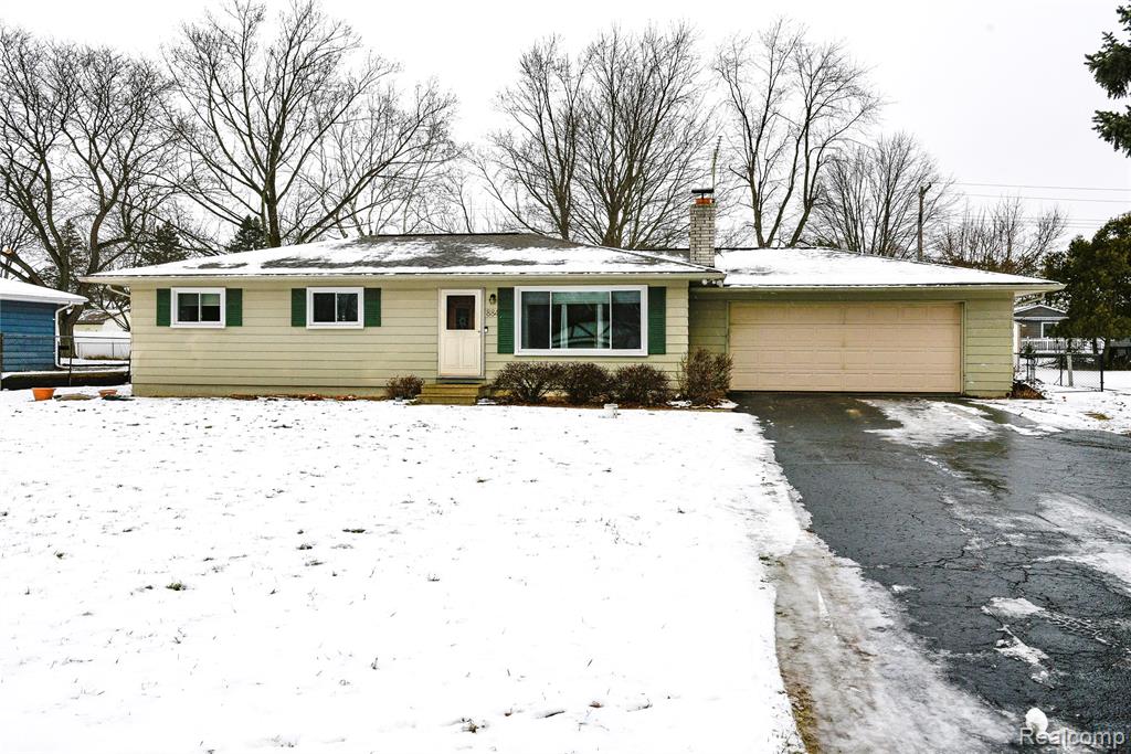 884 Eugene Drive, Oxford, MI 48371 — Photo 5