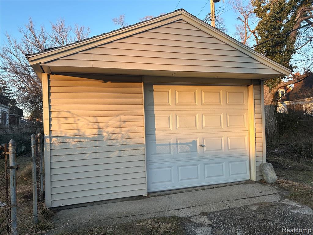 18000 Pinehurst Street, Detroit, MI 48221 — Photo 29
