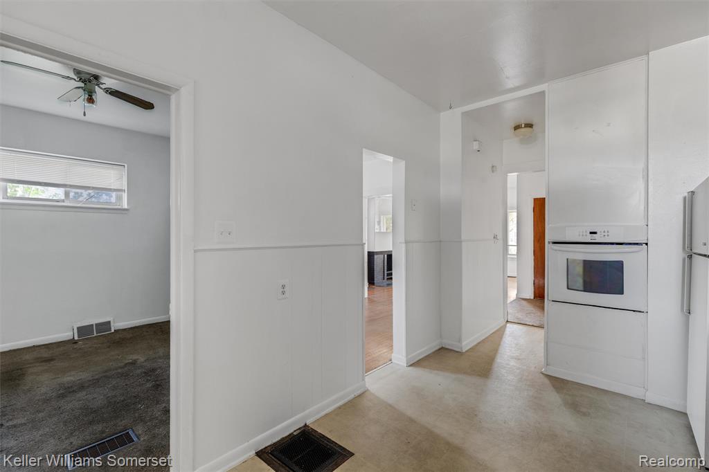 638 Seward Street, Detroit, MI 48202 — Photo 13
