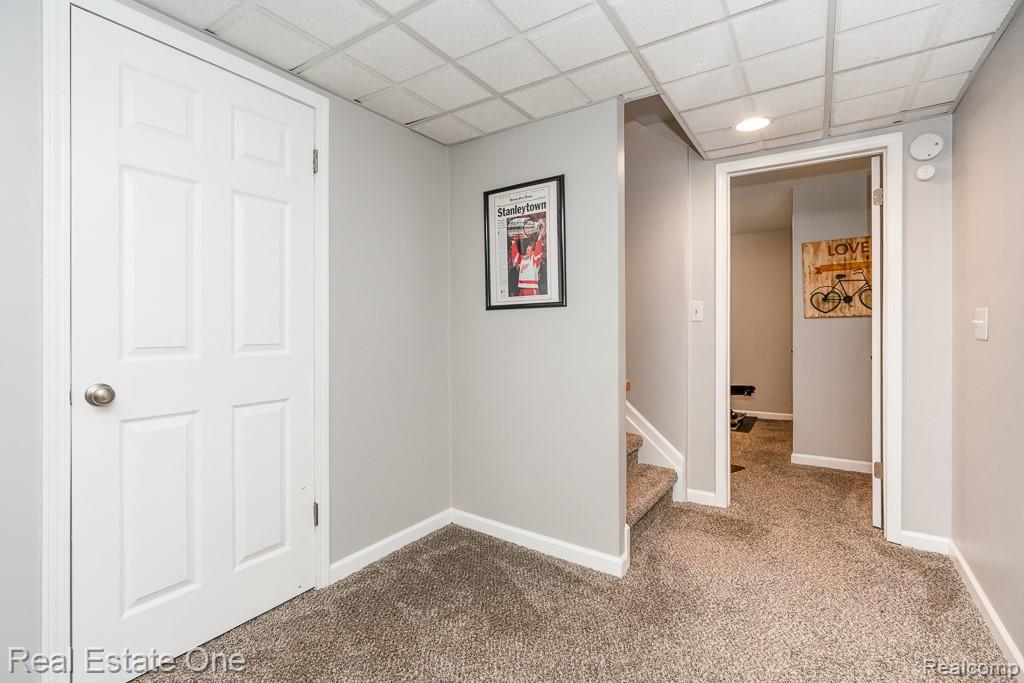 1043 Ridgeview Circle, Lake Orion, MI 48362 — Photo 31