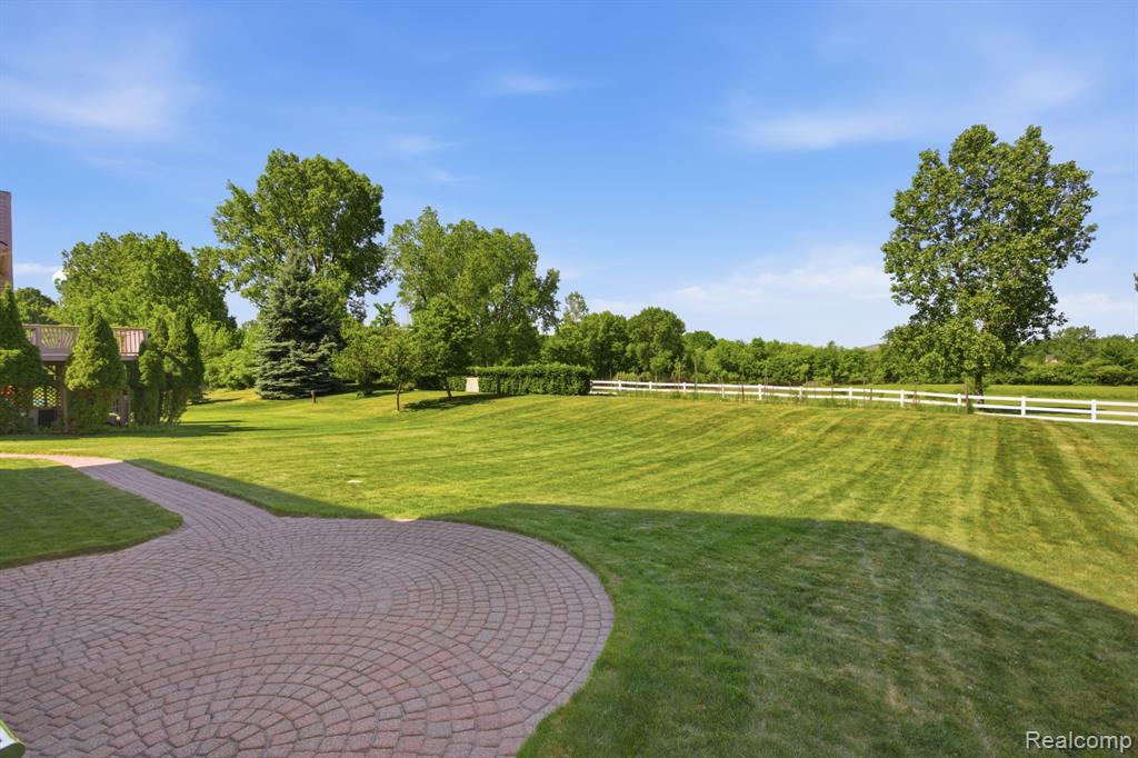 16565 Sherwood Lane, Northville, MI 48168 — Photo 66