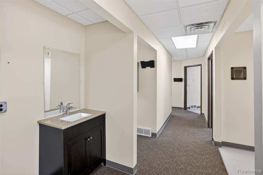 10683 S SAGINAW Street, Grand Blanc, MI 48439 — Photo 15
