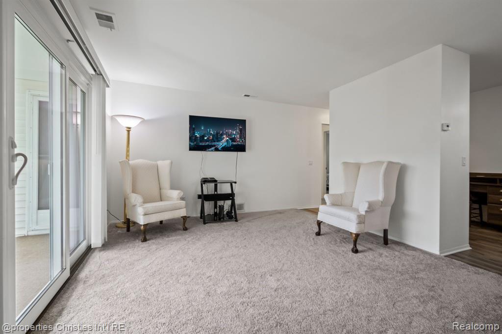 23414 Middlebelt Road, Farmington Hills, MI 48336 — Photo 4
