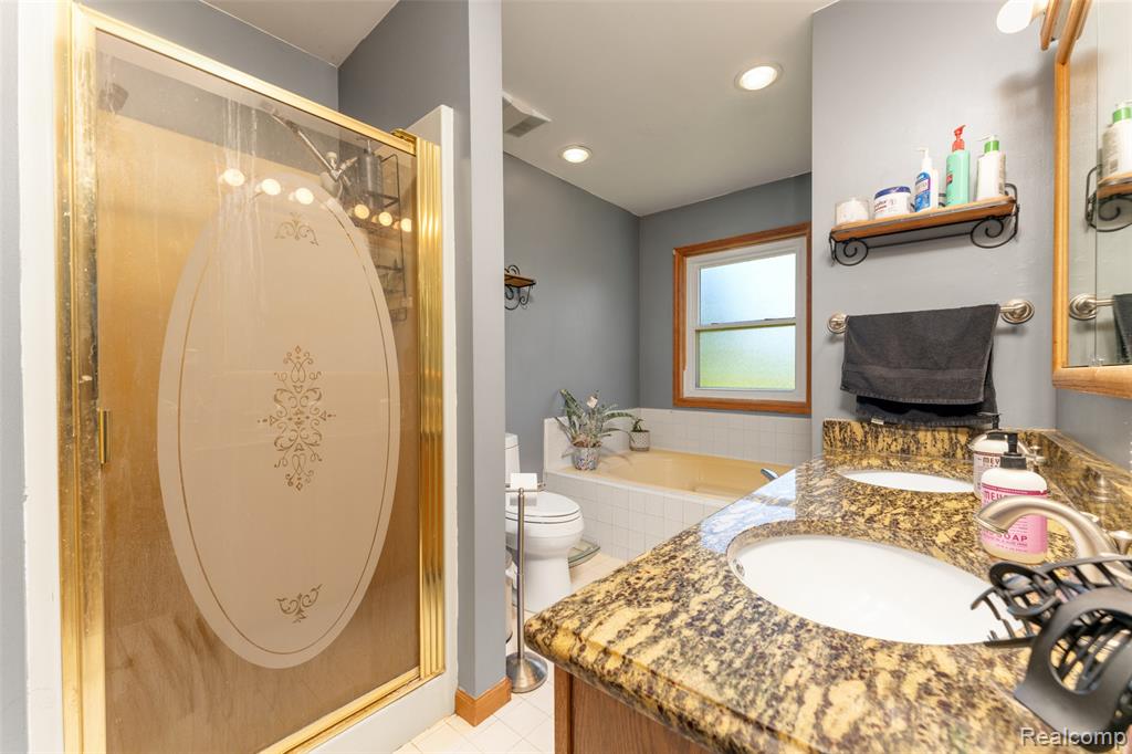 6879 Crofoot Road, Howell, MI 48843 — Photo 18