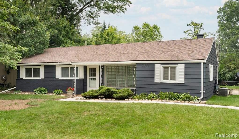 6368 Hermana Road, West Bloomfield, MI 48324 — Photo 2