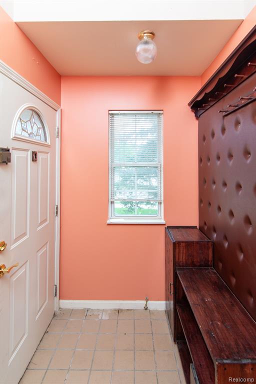 221 OAKBROOKE Drive, 5, South Lyon, MI 48178 — Photo 19