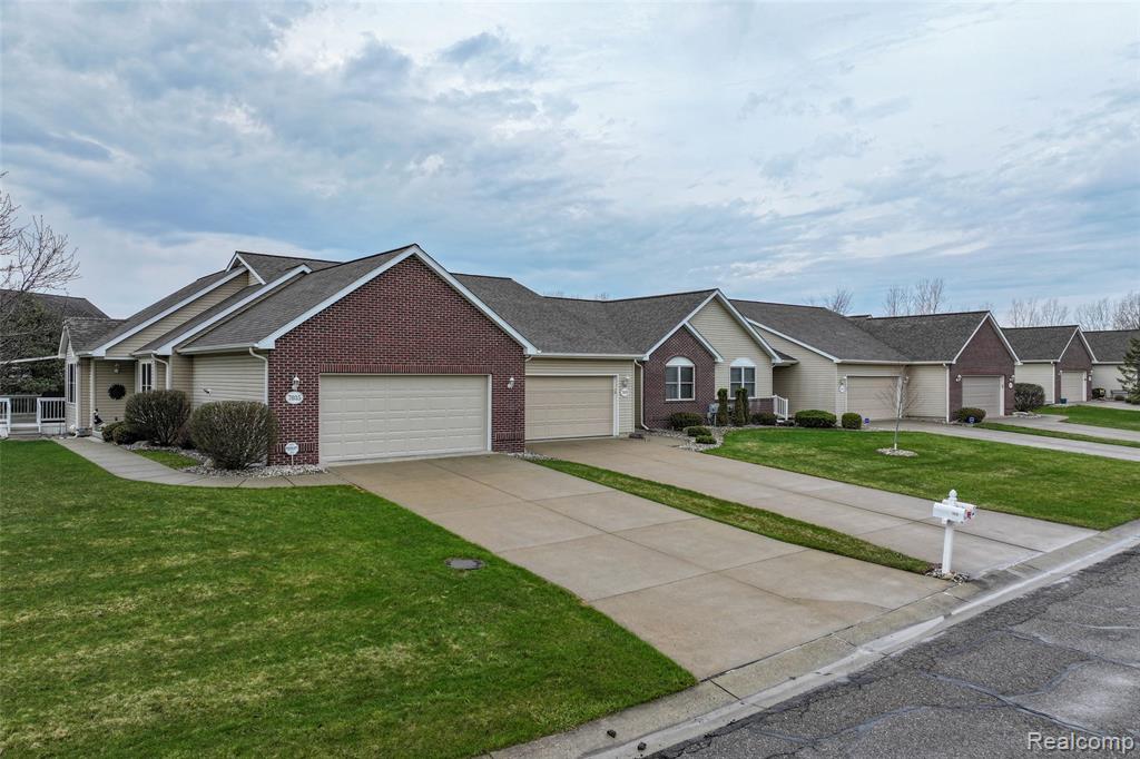 7039 Rosewood Drive, Flushing, MI 48433 — Photo 4