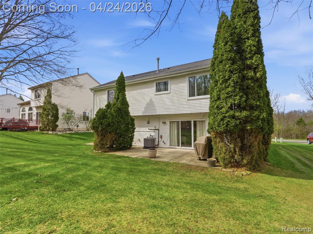 5617 Millpointe Drive, Waterford, MI 48327 — Photo 23