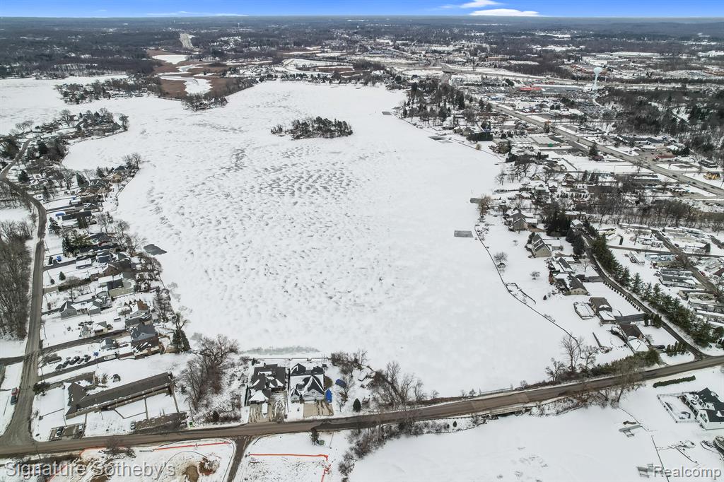 8041 GRAND RIVER Road, Brighton, MI 48114 — Photo 32