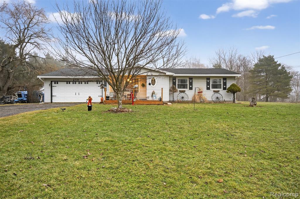 9411 Jennings Road, Grand Blanc, MI 48439 — front exterior