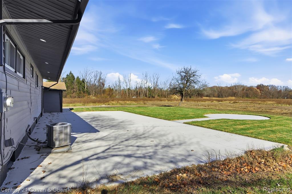 17901 Inkster Road, Brownstown, MI 48174 — Photo 38
