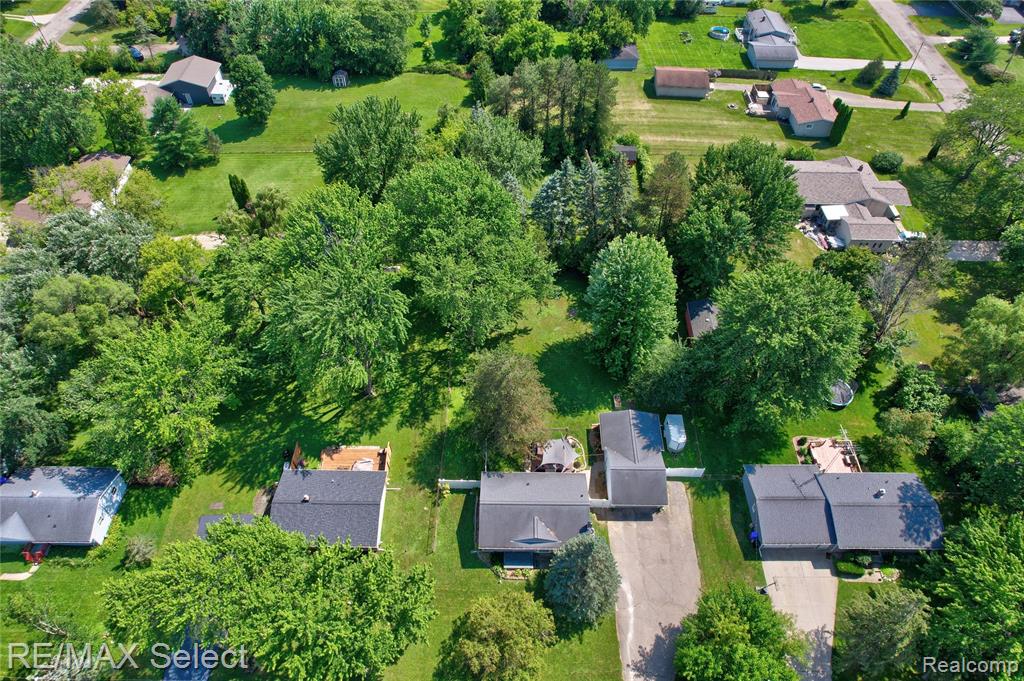 6030 Sun Valley Drive, Grand Blanc, MI 48439 — Photo 38