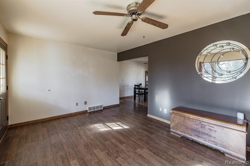 7283 Vanderploeg Lane, Imlay City, MI 48444 — Photo 5