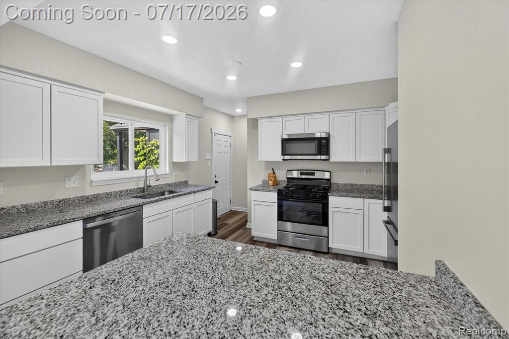 5200 Lapeer Road, Burton, MI 48509 — Photo 8