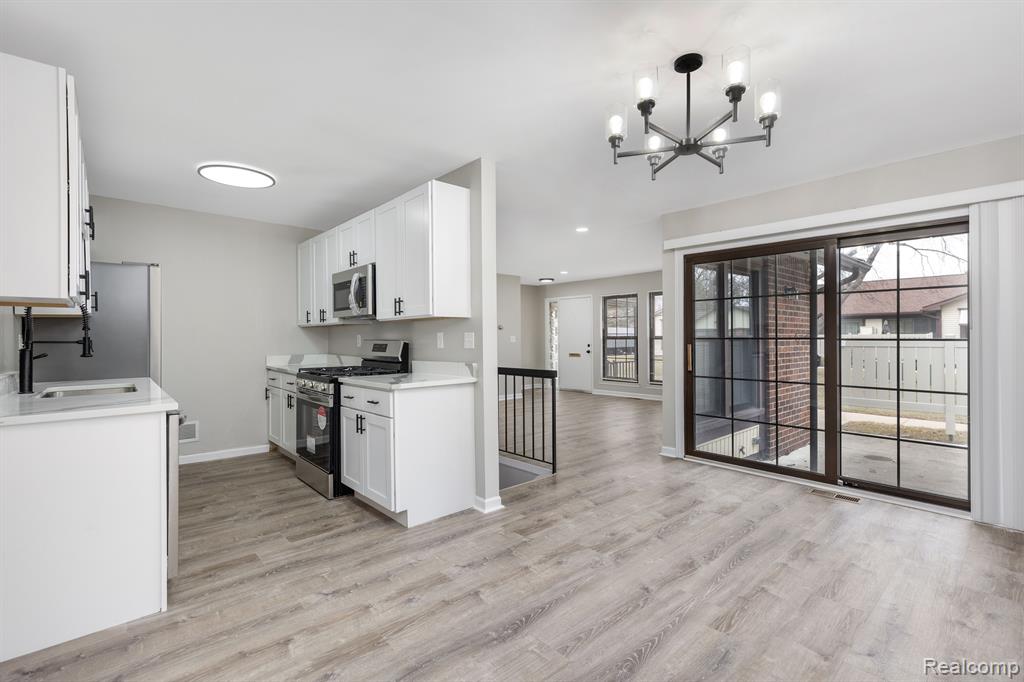 40440 NEWPORT Drive, Plymouth, MI 48170 — Photo 9
