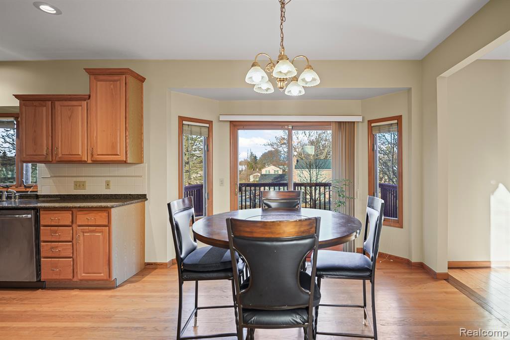 564 CHASSEUR Drive, Grand Blanc, MI 48439 — Photo 18