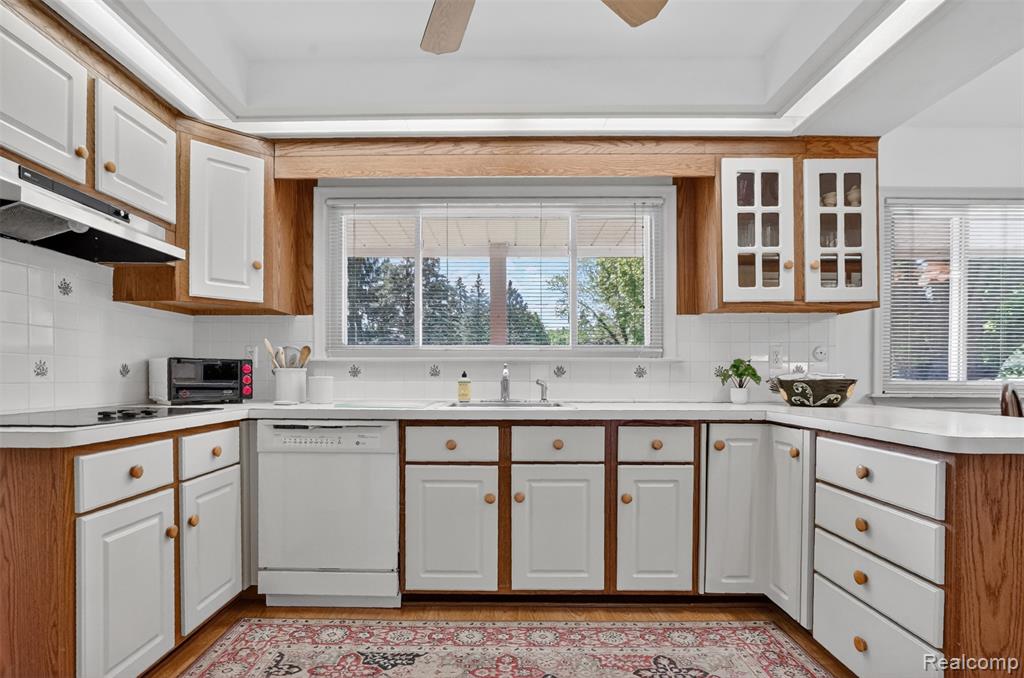 857 Helston Road, Bloomfield, MI 48304 — Photo 12