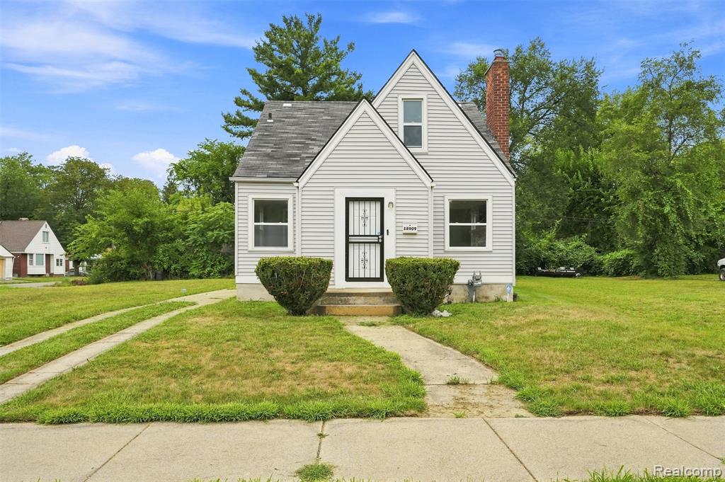 18909 Huntington Road, Detroit, MI 48219