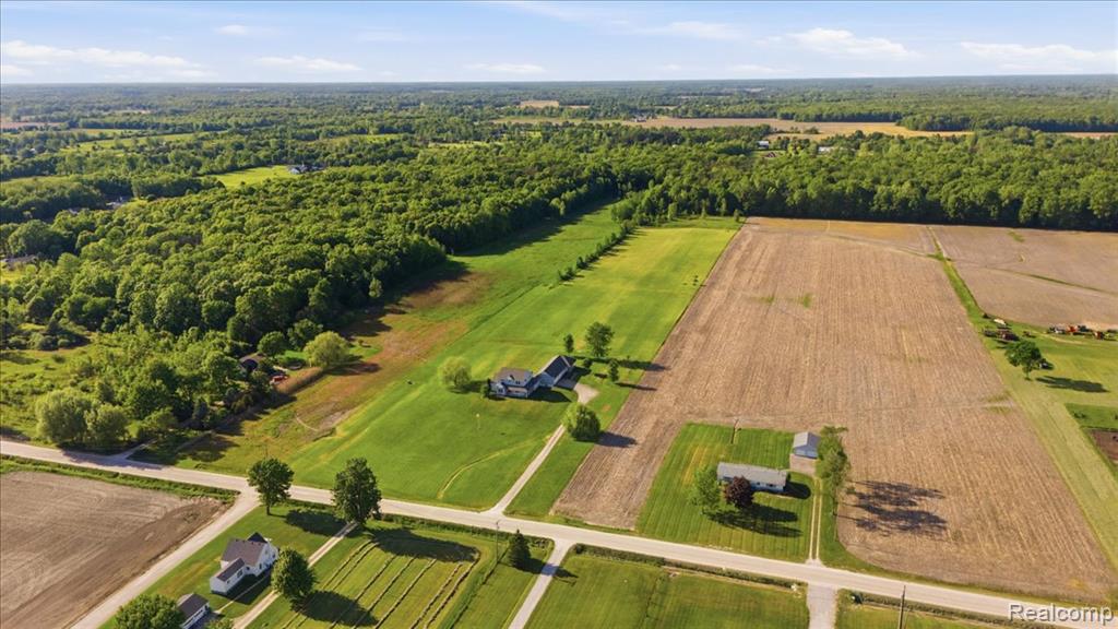 7868 Big Hand Road, Columbus, MI — Photo 16