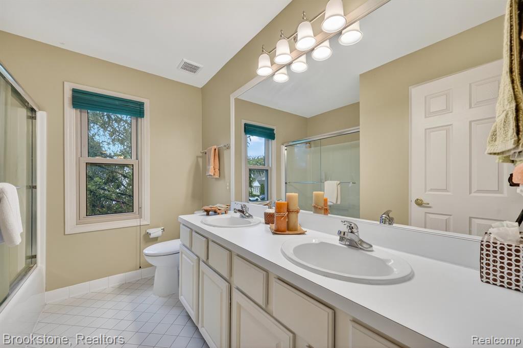 4054 Calumet Drive W, Rochester, MI 48306 — Photo 24
