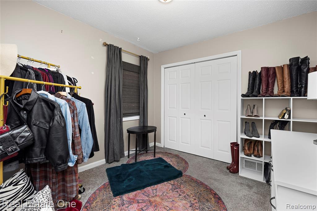 881 Tyrone Avenue, Waterford, MI 48328 — Photo 22