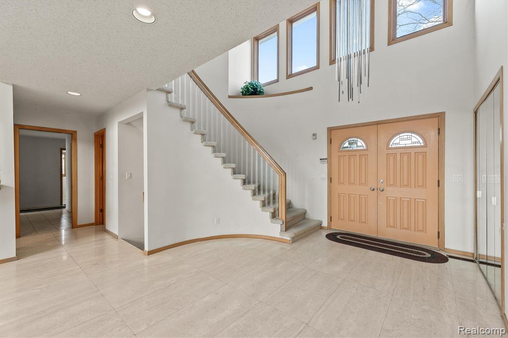 5322 Pond Bluff Drive, West Bloomfield, MI 48323 — Photo 5