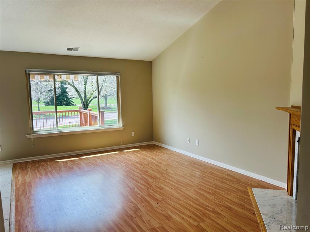 9596 Wheatgrass Lane, Belleville, MI 48111 — Photo 2