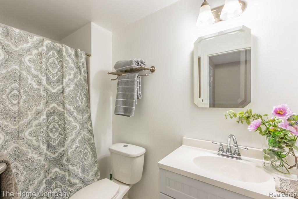 44273 Craftsbury Court, Canton, MI 48187 — Photo 38