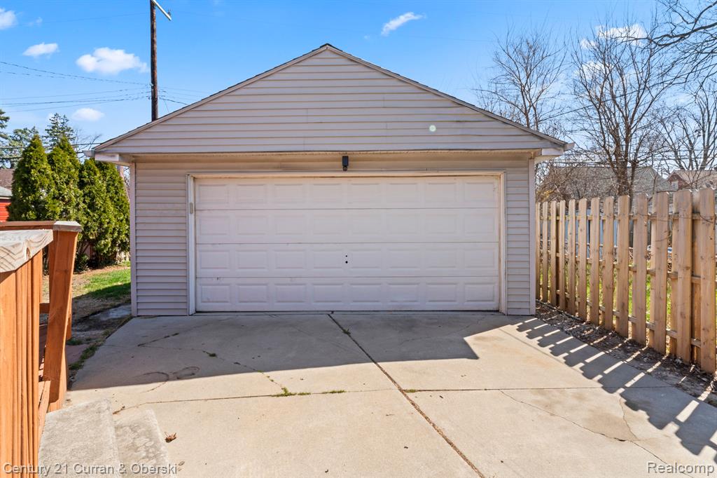 8242 RIVERDALE Street, Dearborn Heights, MI 48127 — Photo 27