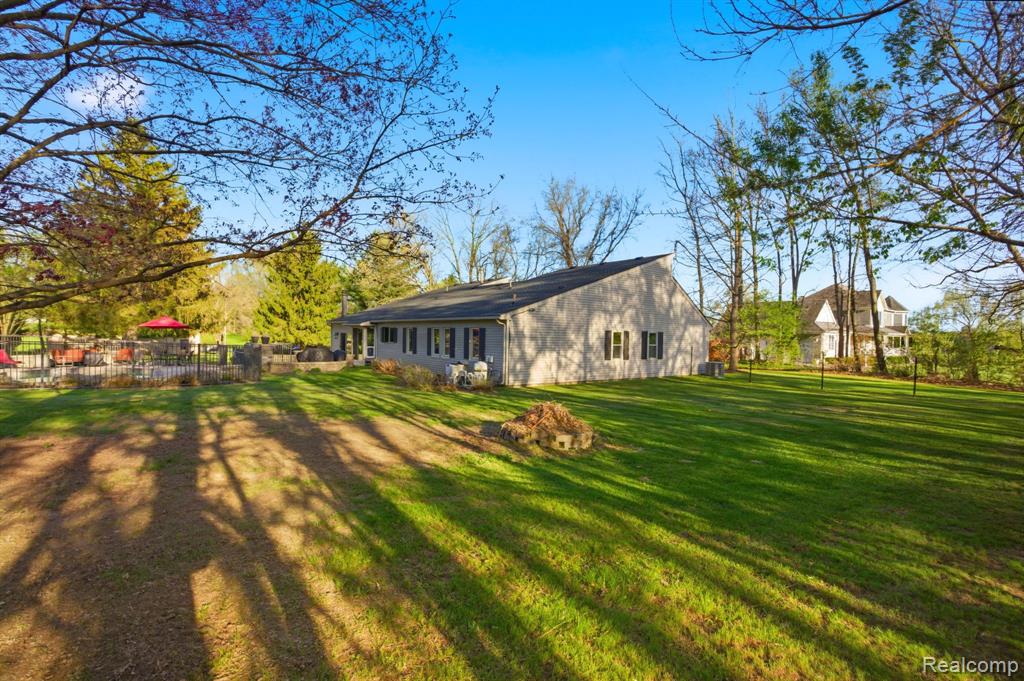 2411 Wixom Trail, Milford, MI 48381 — Photo 45