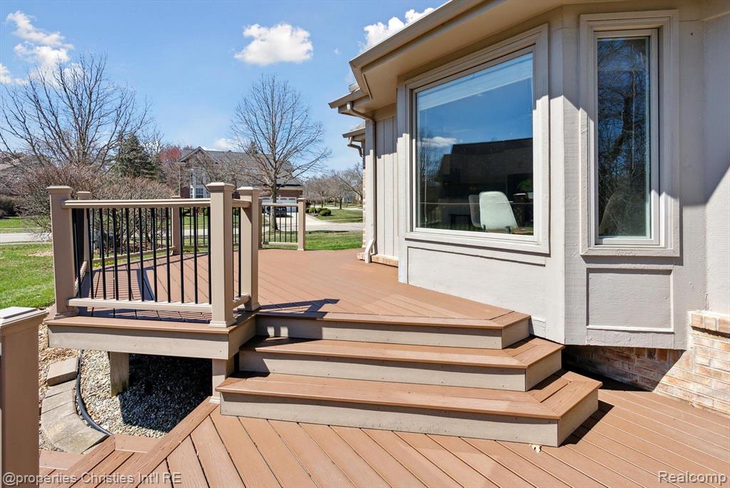 40611 PAISLEY Circle, Novi, MI 48377 — Photo 62