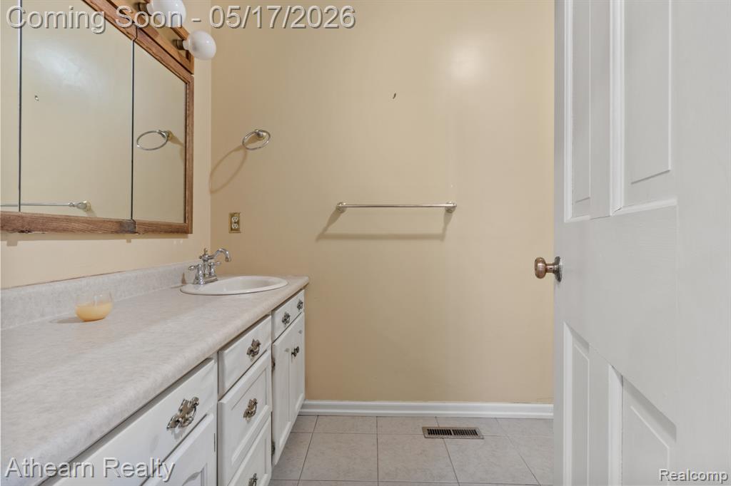 4140 Cook Road, Swartz Creek, MI 48473 — Photo 22