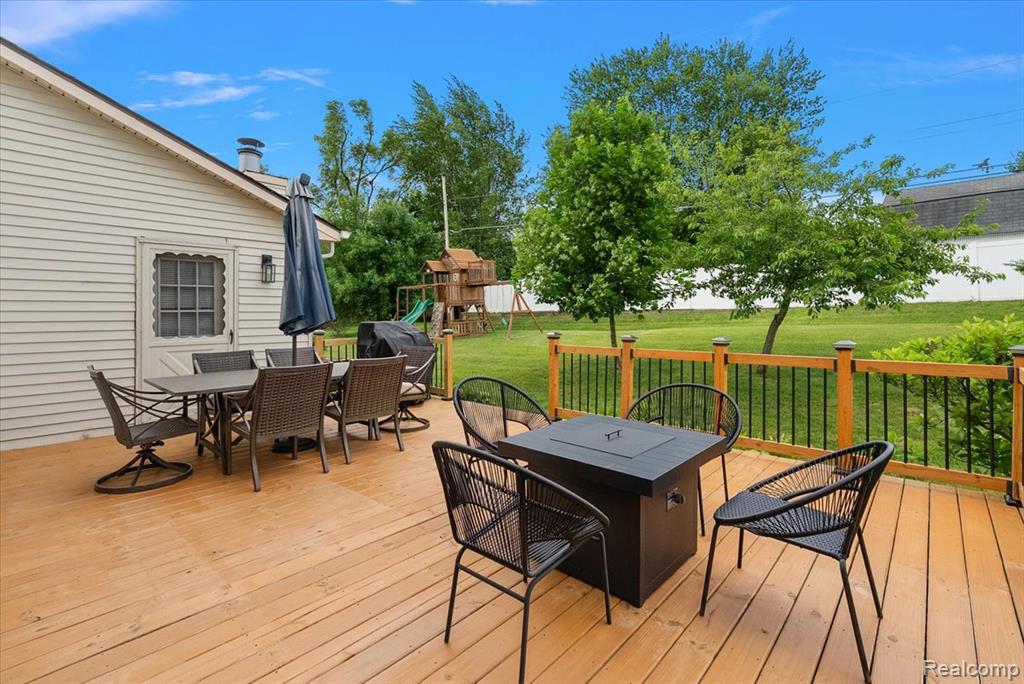 45071 Yorkshire Drive, Novi, MI — Photo 34