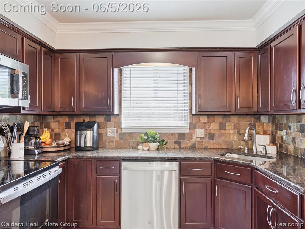 46270 Hollowoode Lane, Macomb, MI 48044 — Photo 6