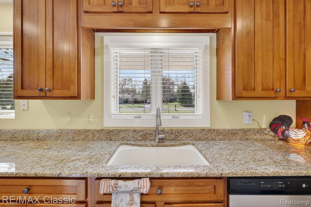 4731 Pickering Road, Bloomfield Hills, MI 48301 — Photo 29