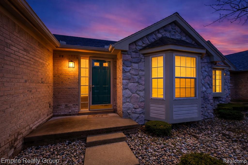 12330 Hickory E, Utica, MI 48315 — Photo 2