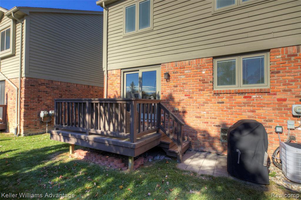 446 Oakgrove Court, Clawson, MI — Photo 46