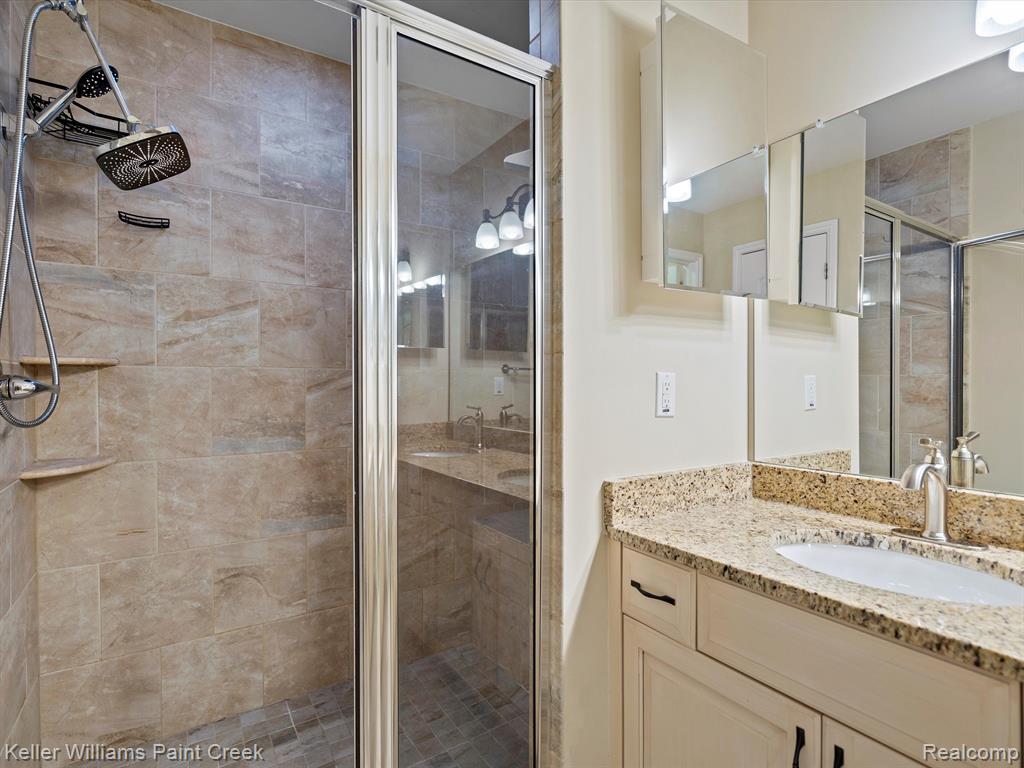 46267 Terrace Drive, Shelby Twp, MI 48317 — Photo 27