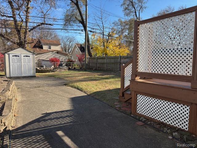 901 LONGFELLOW Avenue, Royal Oak, MI 48067 — Photo 2