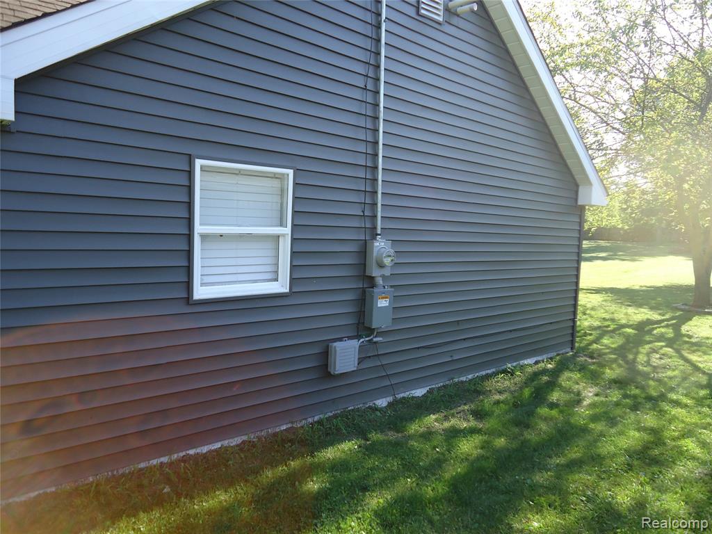370 Adams Road, Saginaw, MI 48609 — Photo 23