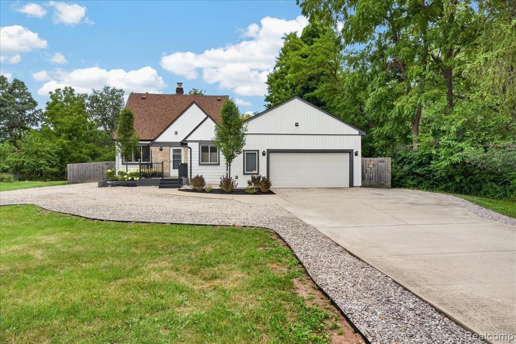 9188 Highland Drive, Grosse Ile, MI 48138