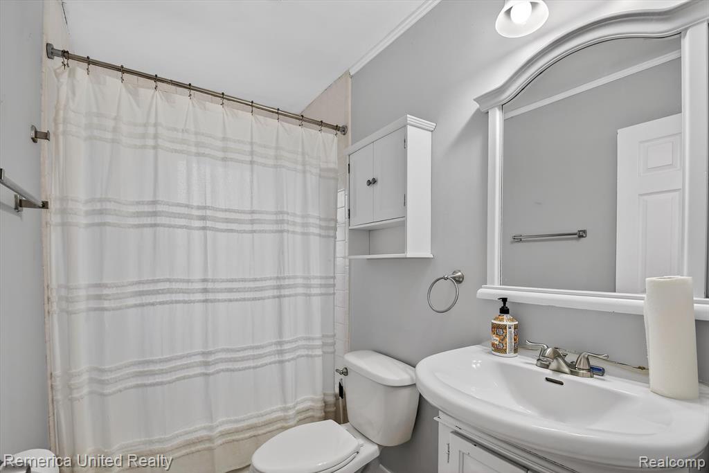 508 S Chocolay Avenue, Clawson, MI — Photo 12