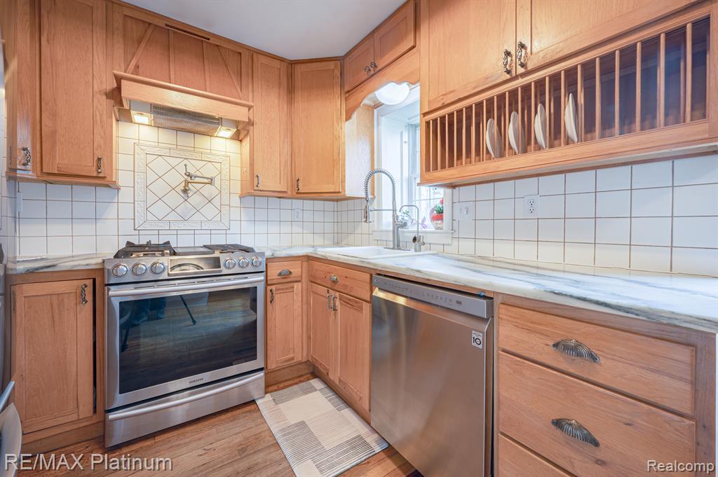 4015 BENNETT LAKE Road, Fenton, MI 48430 — Photo 17