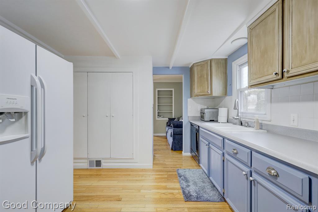 29329 Tawas Street, Madison Heights, MI 48071 — Photo 19