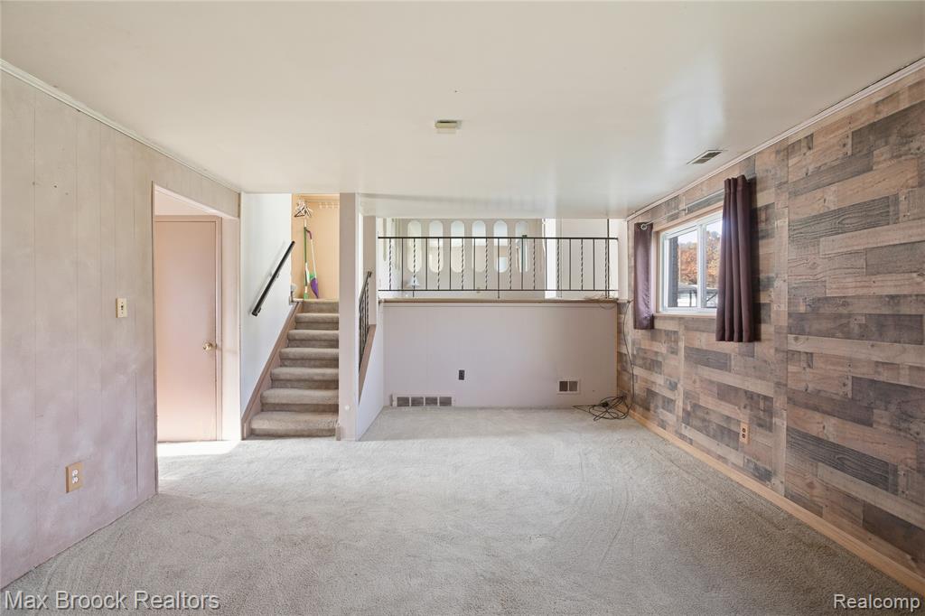 8759 Calvert Drive, Sterling Heights, MI 48312 — Photo 16