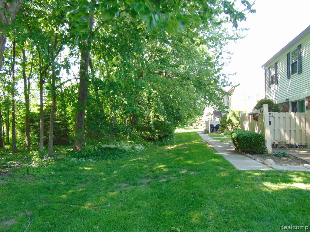 44167 Providence Drive, 326, Clinton Twp, MI 48038 — Photo 4