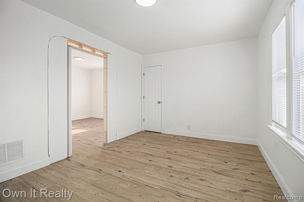 7248 Vaughan Street, Detroit, MI 48228 — Photo 17