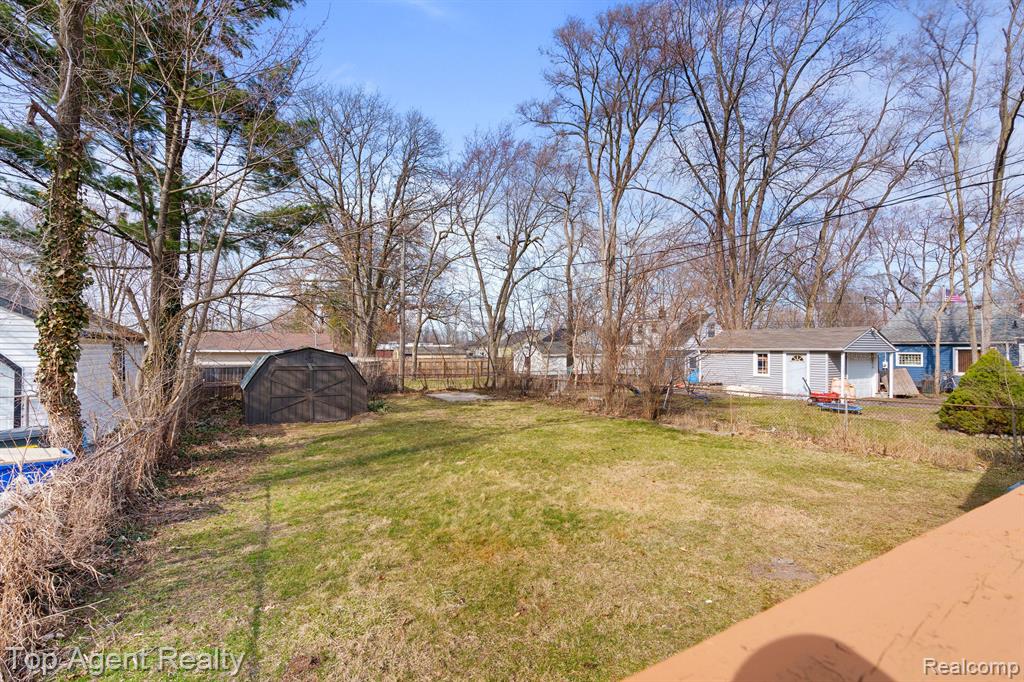 3986 BEECHGROVE Drive, Waterford, MI 48328 — Photo 26